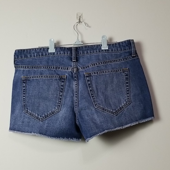 🎁 Gap sexy boyfriend short embroidered denim shorts - Picture 2 of 6